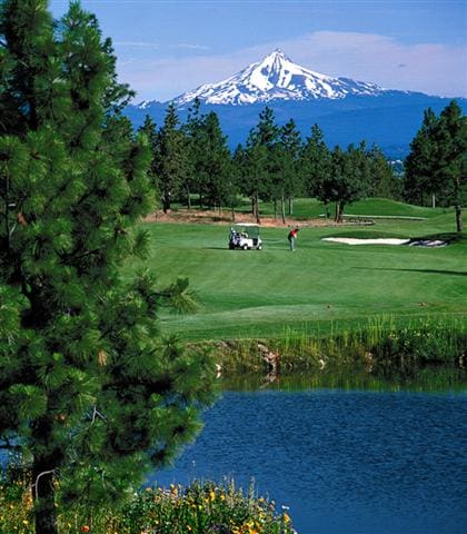 Golf course with Cascade Mountain views near Bend, Oregon